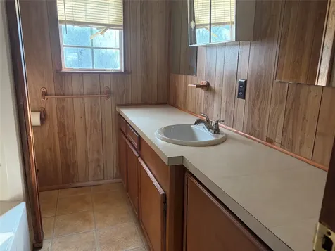 221 Yellowstone Livingston TX 77351