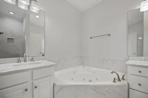 5106 Fairmont Street Houston TX 77005