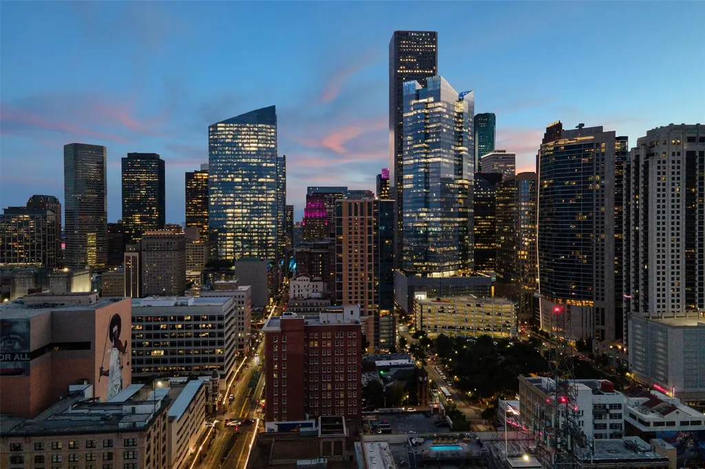915 Franklin Street 9i Houston TX 77002