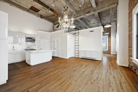 915 Franklin Street 9i Houston TX 77002