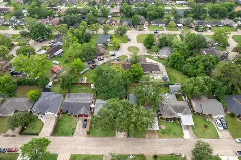 1935 Barnsley Lane Houston TX 77088
