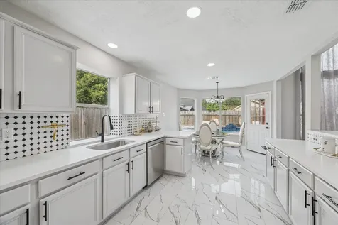 11306 Avon Place Houston TX 77066