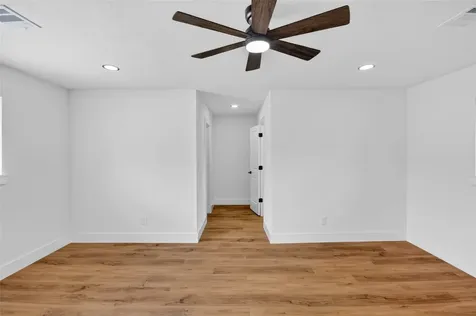 4820 Country Club View Baytown TX 77521