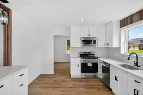4820 Country Club View Baytown TX 77521