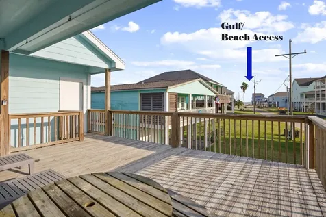 836 Eastview Crystal Beach TX 77650