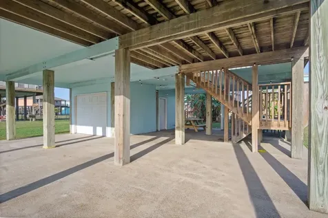 836 Eastview Crystal Beach TX 77650