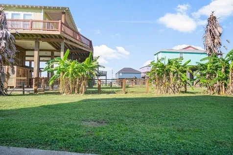 836 Eastview Crystal Beach TX 77650