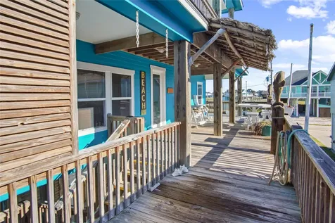 919 Mary Ann Crystal Beach TX 77650