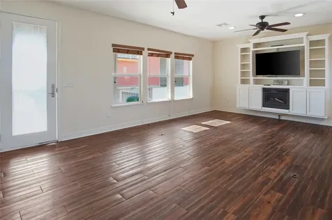 919 Mary Ann Crystal Beach TX 77650