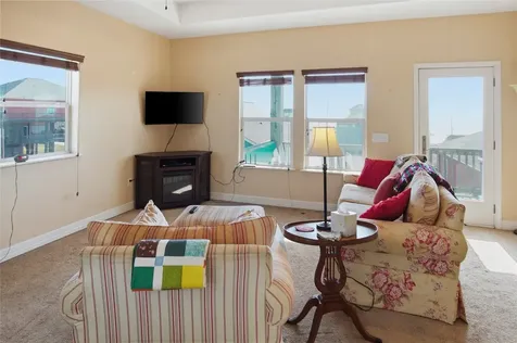 919 Mary Ann Crystal Beach TX 77650