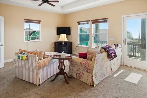 919 Mary Ann Crystal Beach TX 77650