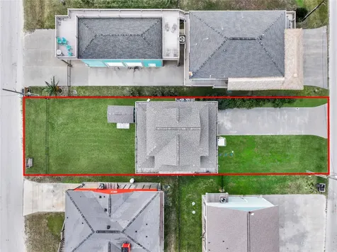 919 Mary Ann Crystal Beach TX 77650