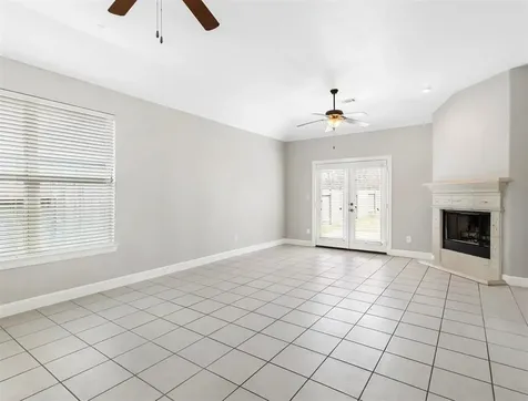 304 Country Crossing Circle Magnolia TX 77354