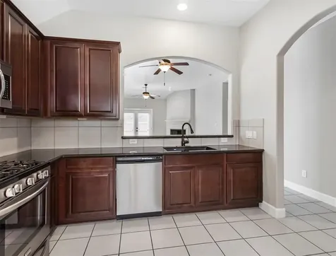 304 Country Crossing Circle Magnolia TX 77354
