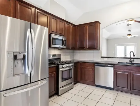 304 Country Crossing Circle Magnolia TX 77354