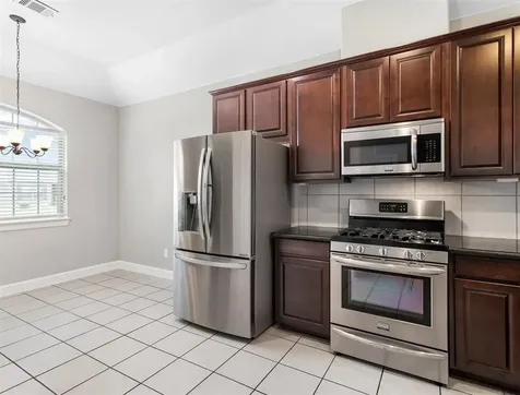 304 Country Crossing Circle Magnolia TX 77354