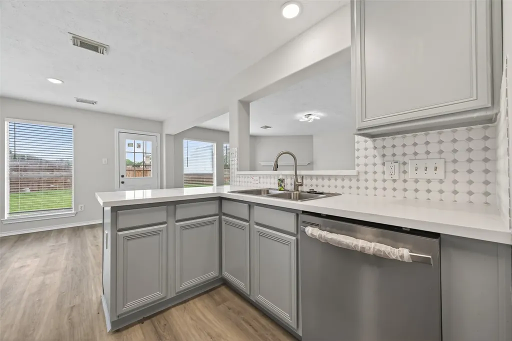 6915 Great Oaks Shadow Drive Houston TX 77083