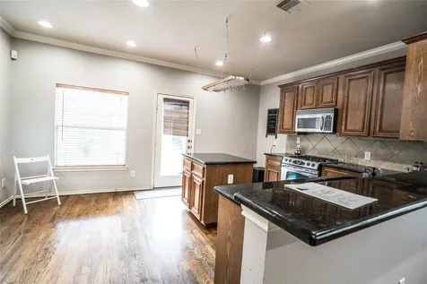 548 W 27th Street Houston TX 77008
