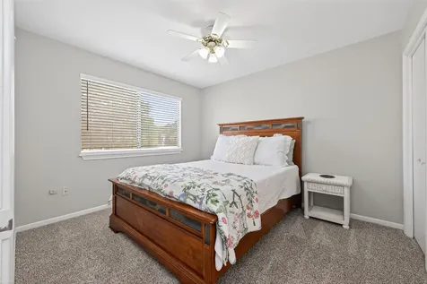 113 Normal Park Drive B Huntsville TX 77320