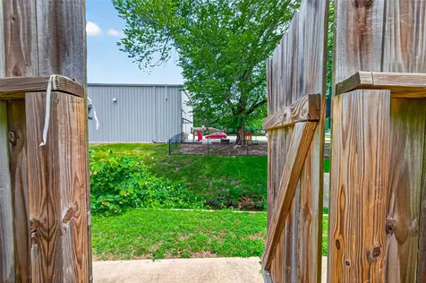 113 Normal Park Drive B Huntsville TX 77320