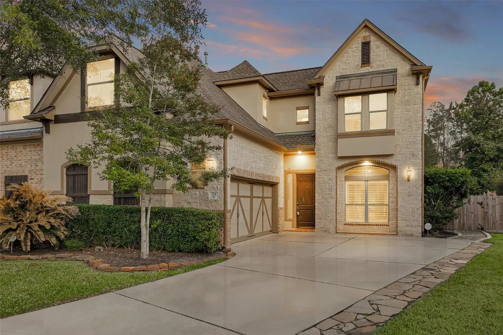 114 S Knights Crossing Drive The Woodlands TX 77382