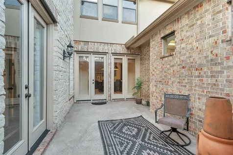 114 S Knights Crossing Drive The Woodlands TX 77382