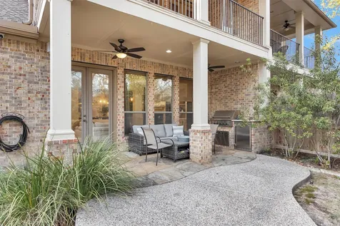 114 S Knights Crossing Drive The Woodlands TX 77382