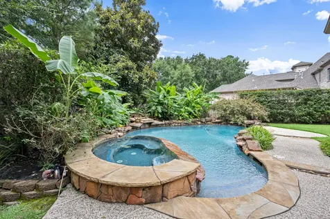 114 S Knights Crossing Drive The Woodlands TX 77382