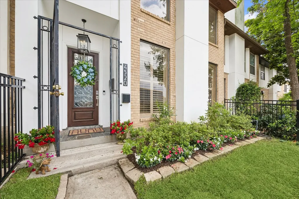 4520 Dickson Street Houston TX 77007