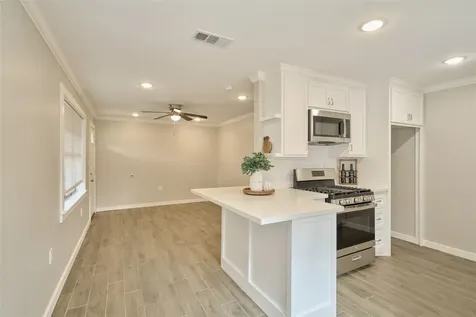 309 S Magnolia Street Tomball TX 77375