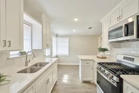 309 S Magnolia Street Tomball TX 77375