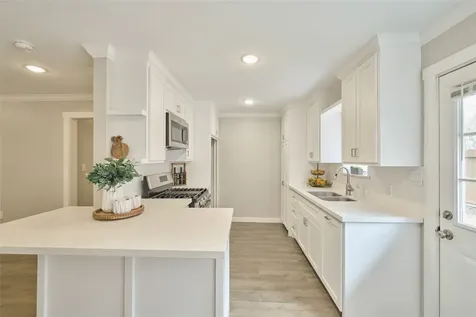 309 S Magnolia Street Tomball TX 77375