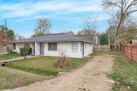 309 S Magnolia Street Tomball TX 77375