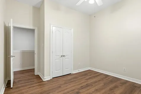 901 Mckinney Park Lane Houston TX 77003