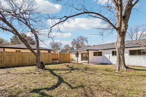 1307 Saddle Rock Drive Houston TX 77088