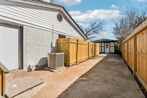 1307 Saddle Rock Drive Houston TX 77088
