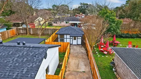 1307 Saddle Rock Drive Houston TX 77088