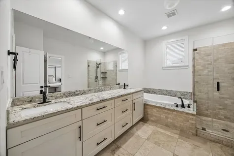 5431 Kiam Street B Houston TX 77007