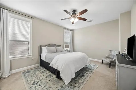 5431 Kiam Street B Houston TX 77007
