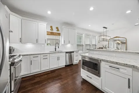 5431 Kiam Street B Houston TX 77007