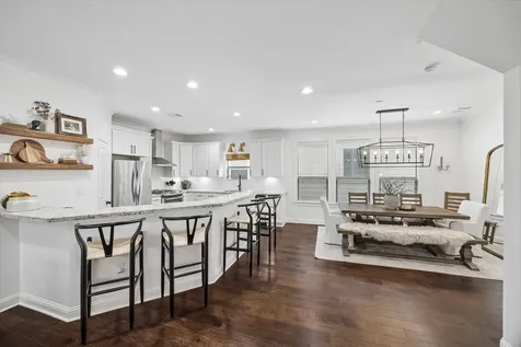 5431 Kiam Street B Houston TX 77007