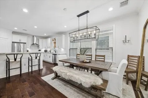 5431 Kiam Street B Houston TX 77007