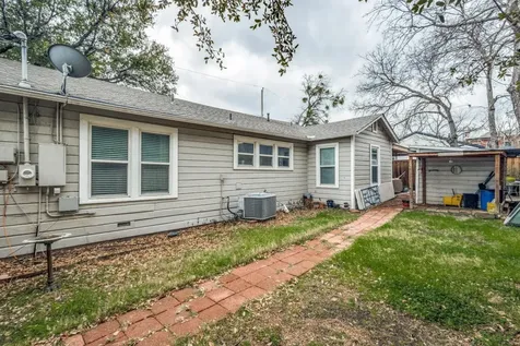 131 Milton Street Lewisville TX 75057