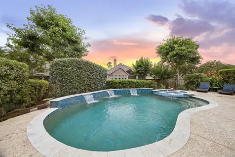 23 Little Falls Place Tomball TX 77375