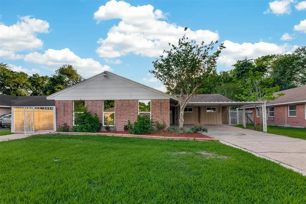 11206 Huggins Drive Houston TX 77035