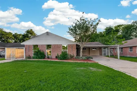 11206 Huggins Drive Houston TX 77035