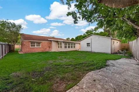 11206 Huggins Drive Houston TX 77035