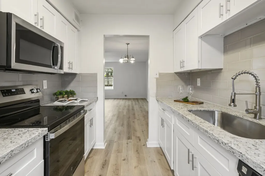 1701 Upland Drive 114 Houston TX 77043