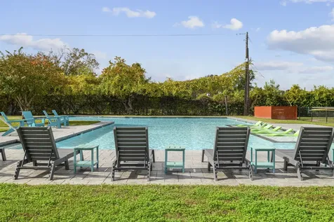 1701 Upland Drive 114 Houston TX 77043