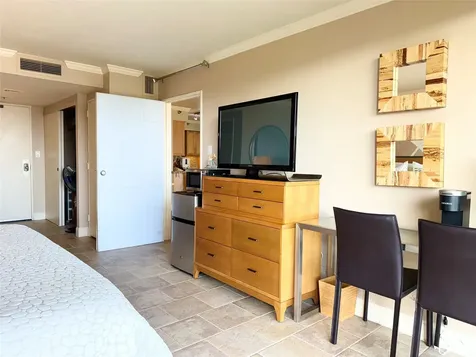 5220 Seawall Boulevard 438/439 Galveston TX 77551